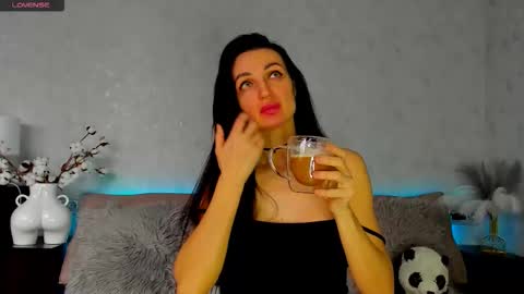 Snapshot of tina_mart chatting on February 2026 08:55:01 AM Tina online show from February 2026 08:55:01 AM