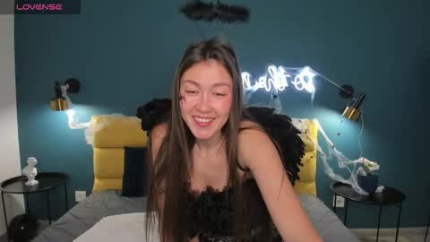 Tina  online show from October 2025 01:24:02 AM