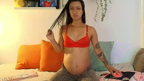 Snapshot of tina_wild_ chatting on April 2026 09:04:01 PM Tina Wild online show from April 2026 09:04:01 PM
