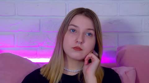 Snapshot of tinaburton chatting on May 2026 04:37:01 PM TinaBurton online show from May 2026 04:37:01 PM