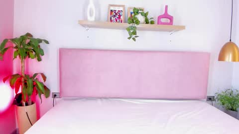 Tina online show from October 2025 11:55:02 AM