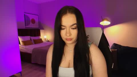 hi im curvy babyface girlie Tina online show from February 2026 04:01:01 PM