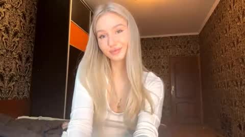 Crystalia online show from November 2025 11:22:02 AM