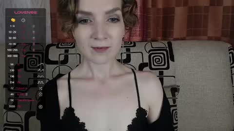 Snapshot of tinawincee chatting on June 2026 05:00:01 AM Tina online show from June 2026 05:00:01 AM