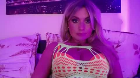 tinkerbell822 online show from February 2025 04:14:02 PM