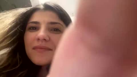 tinna21 online show from April 2026 01:41:01 PM