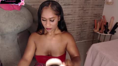 Tinna Goddess online show from December 2025 02:57:02 PM