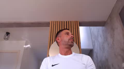 tinoclandestino online show from February 2025 02:55:02 PM