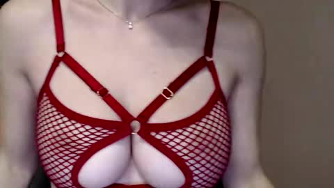 Lily online show from December 2024 05:05:01 PM