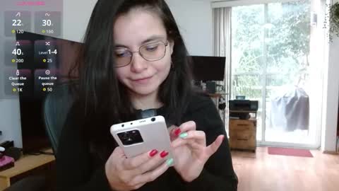 Tiny Caroline online show from November 2025 09:37:02 PM