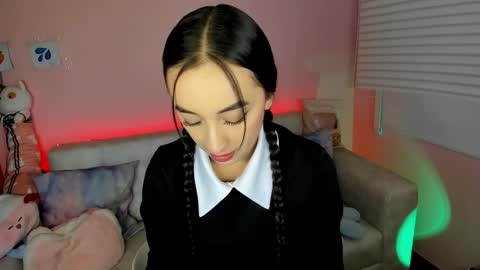 tiny_cora online show from November 2025 04:27:02 PM