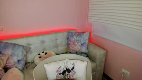 tiny_cora online show from April 2026 04:50:02 PM