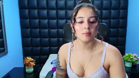 tiny online show from November 2025 04:24:01 AM