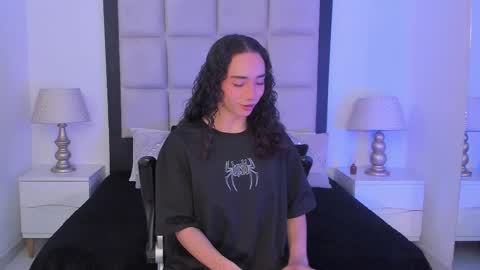 Thomm  Independent Model online show from February 2026 06:11:02 AM