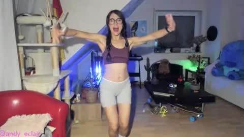 Tiny online show from October 2025 08:09:02 PM