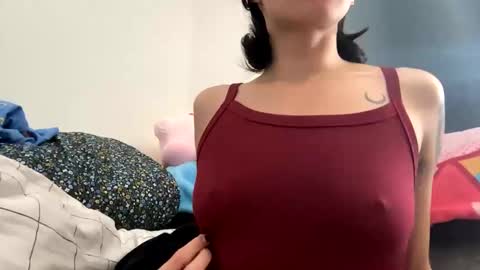 tinyhairycherry online show from November 2025 07:02:02 PM