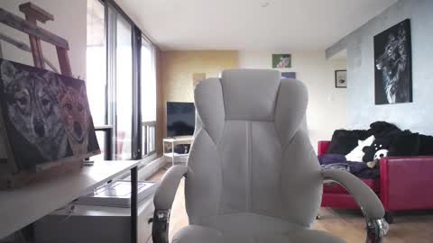 Snapshot of tinykylie chatting on October 2025 07:26:02 PM stage Kylie Sinner brand CLITBAIT online show from October 2025 07:26:02 PM