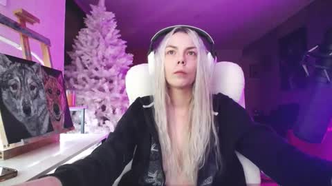 Snapshot of tinykylie chatting on November 2025 09:52:01 AM stage Kylie Sinner brand CLITBAIT online show from November 2025 09:52:01 AM