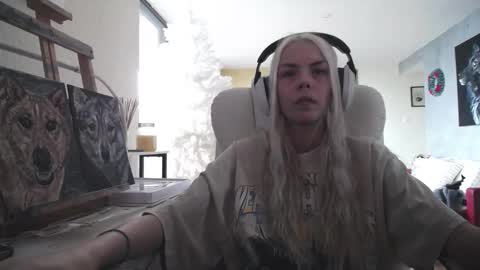 Snapshot of tinykylie chatting on November 2025 02:19:01 PM stage Kylie Sinner brand CLITBAIT online show from November 2025 02:19:01 PM