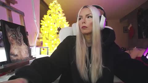 Snapshot of tinykylie chatting on January 2026 11:10:01 PM stage Kylie Sinner brand CLITBAIT online show from January 2026 11:10:01 PM