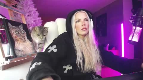 stage Kylie Sinner  brand CLITBAIT online show from February 2026 02:15:02 AM