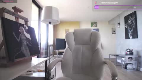 Snapshot of tinykylie chatting on June 2026 03:31:02 PM stage Kylie Sinner brand CLITBAIT online show from June 2026 03:31:02 PM