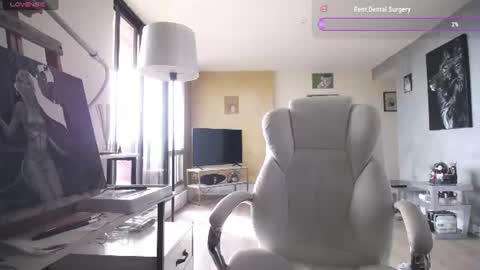 Snapshot of tinykylie chatting on June 2026 08:14:01 PM stage Kylie Sinner brand CLITBAIT online show from June 2026 08:14:01 PM