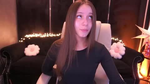 Snapshot of tinynataliee chatting on April 2026 06:27:01 AM tinynataliee online show from April 2026 06:27:01 AM