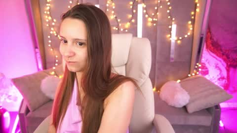 Snapshot of tinynataliee chatting on June 2026 06:16:01 AM tinynataliee online show from June 2026 06:16:01 AM