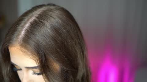 Lili online show from November 2025 04:18:02 PM