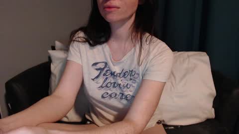 Snapshot of tinyytina chatting on December 2024 12:23:01 PM TinyyTina online show from December 2024 12:23:01 PM