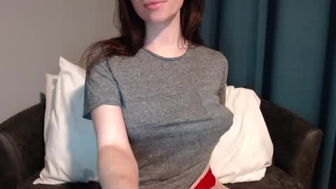 Snapshot of tinyytina chatting on December 2024 04:29:02 AM TinyyTina online show from December 2024 04:29:02 AM