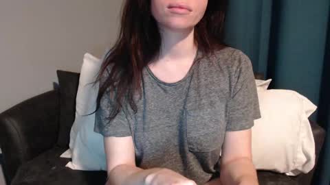 Snapshot of tinyytina chatting on December 2024 12:01:02 PM TinyyTina online show from December 2024 12:01:02 PM