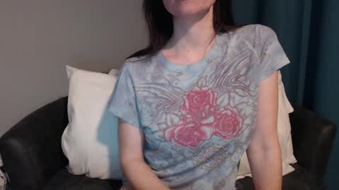 Snapshot of tinyytina chatting on December 2024 12:27:02 PM TinyyTina online show from December 2024 12:27:02 PM