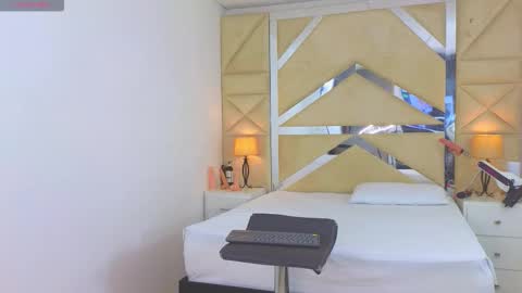 Snapshot of tiphani_walker_ chatting on November 2025 11:18:01 PM Tiphani Walker online show from November 2025 11:18:01 PM