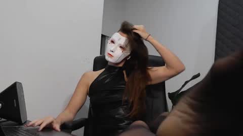 Tinks online show from February 2026 06:19:02 AM