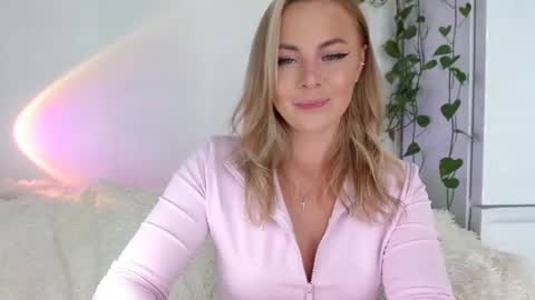 tokens_are_sexy online show from August 2026 09:39:01 PM