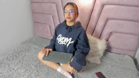 Snapshot of tokyo_royal chatting on February 2026 12:43:02 PM tokyo_royal online show from February 2026 12:43:02 PM