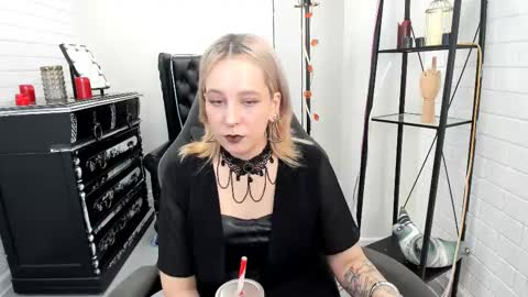 Tolli Moll online show from December 2024 09:13:01 AM