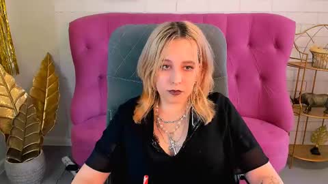 Tolli Moll online show from December 2024 03:17:01 PM