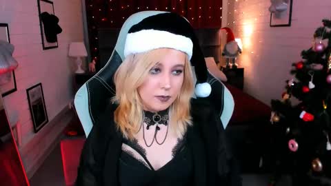 Tolli Moll online show from December 2024 12:08:02 PM