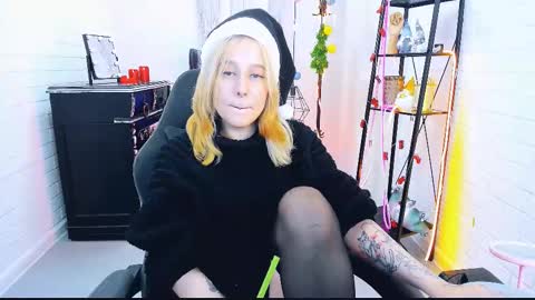 Tolli Moll online show from December 2024 09:11:02 AM