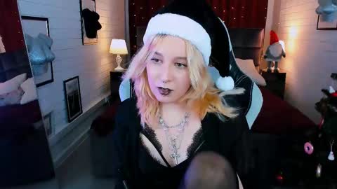 Tolli Moll online show from December 2024 11:26:01 AM