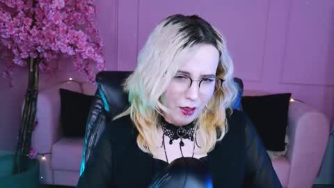 Tolli Moll online show from January 2025 08:52:01 AM