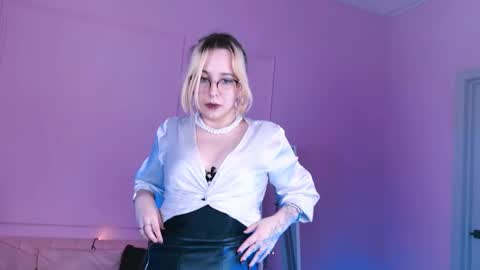 Tolli Moll online show from January 2025 11:21:02 AM