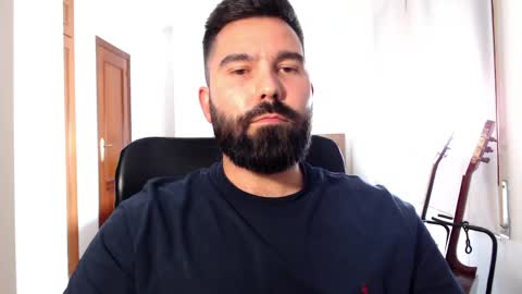 Snapshot of tom_bearded chatting on May 2026 03:30:01 PM Tom online show from May 2026 03:30:01 PM