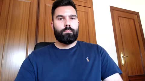 Snapshot of tom_bearded chatting on May 2026 09:06:01 AM Tom online show from May 2026 09:06:01 AM