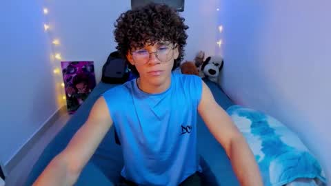 Tom Blue online show from March 2026 12:49:02 AM