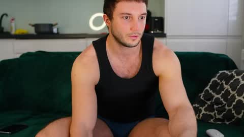 Snapshot of tom_fordd chatting on April 2026 07:40:01 AM Tom online show from April 2026 07:40:01 AM