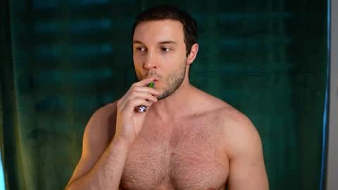 Snapshot of tom_fordd chatting on April 2026 04:04:02 PM Tom online show from April 2026 04:04:02 PM